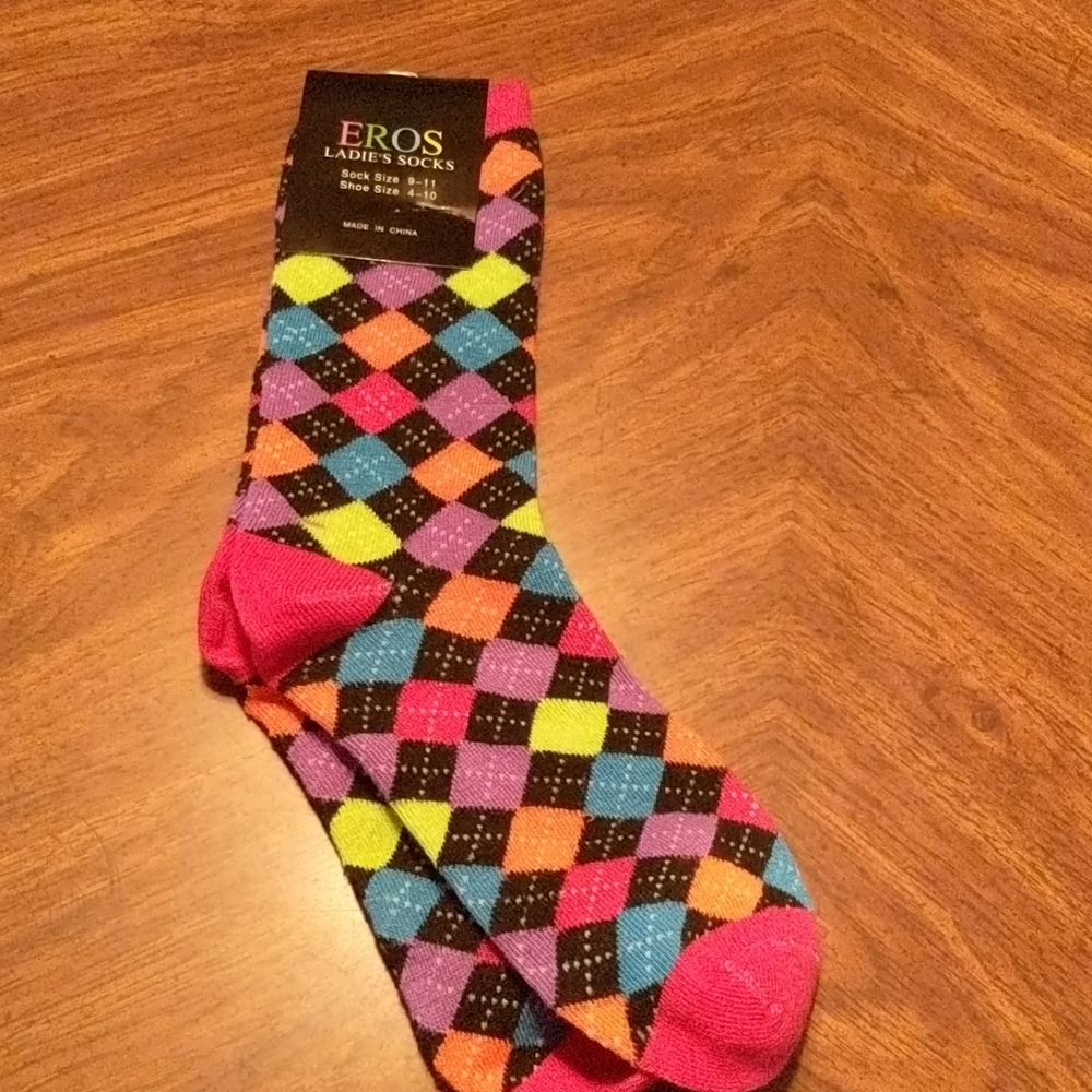 Woman's argyle pattern socks
